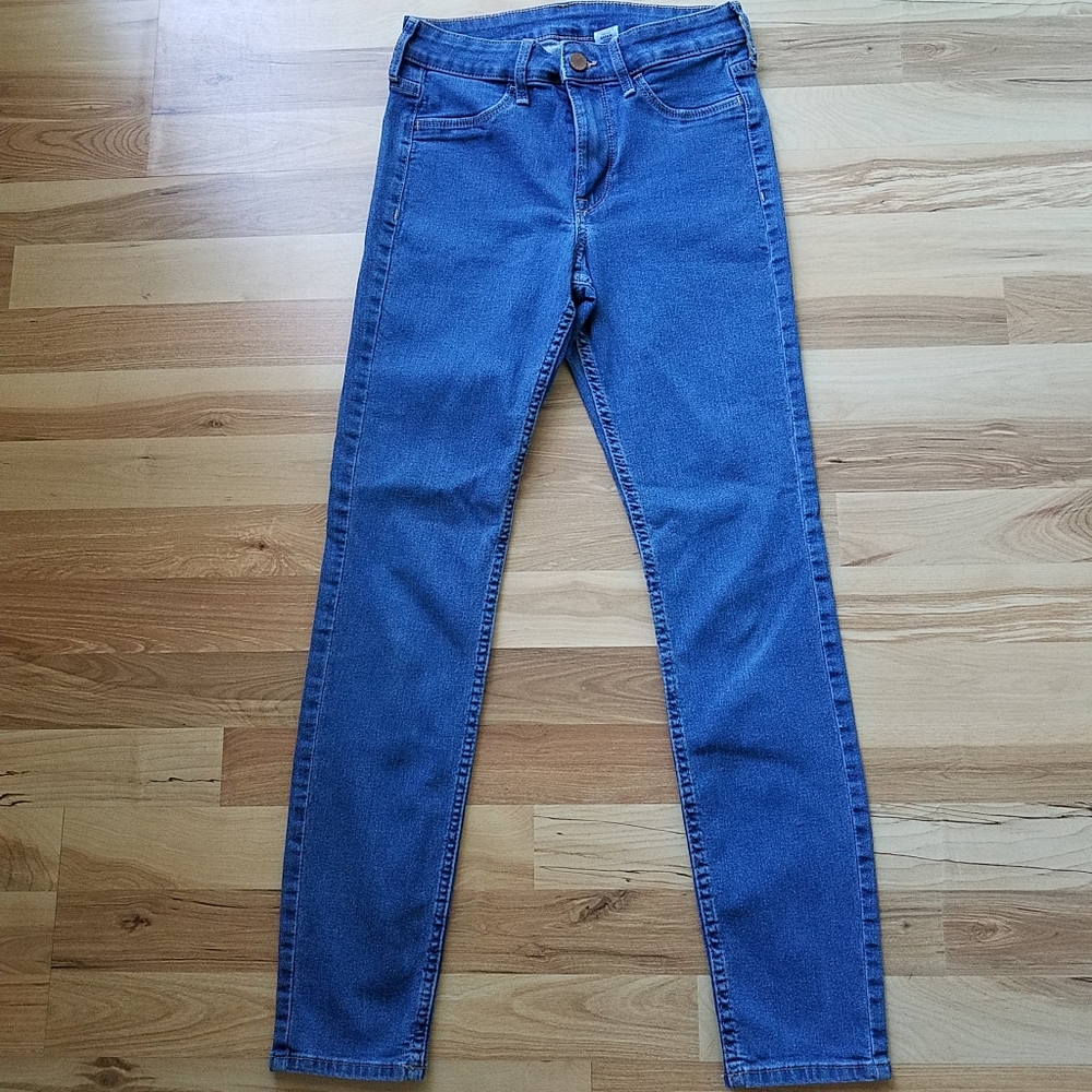 Today ONLY! $10 H&M Skinny Jeans